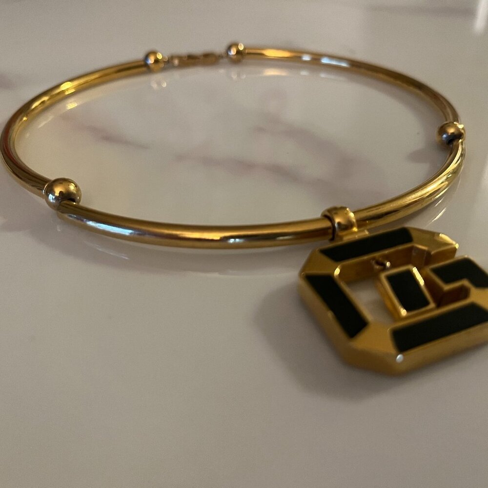 Givenchy Enamel G Vintage Necklace Gold Plated - Picture 9 of 10